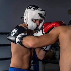 Importância do uso de capacete para sparring no boxe